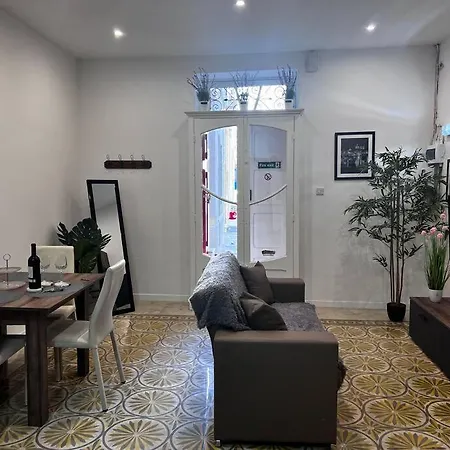 Dar Barbara - Duplex 1 Double Bed Maltese Style House *