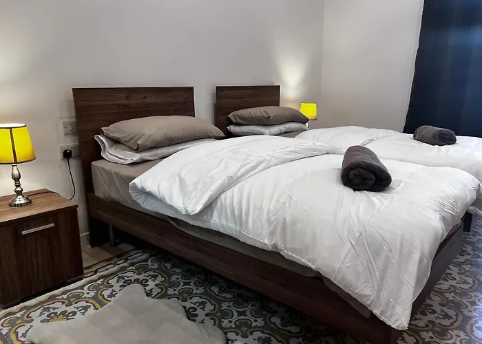 Dar Barbara - Duplex 1 Double Bed Maltese Style House * Cospicua