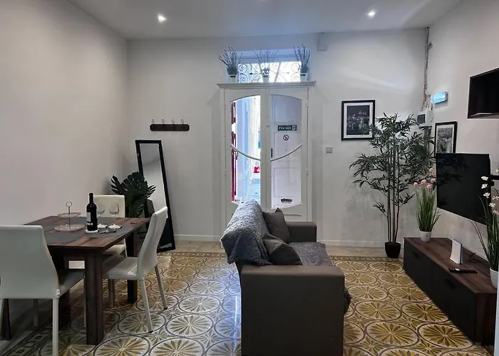 Dar Barbara - Duplex 1 Double Bed Maltese Style House *