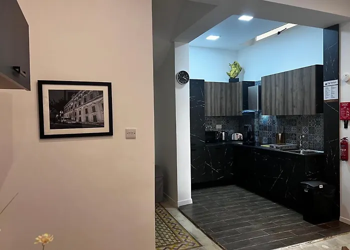 Dar Barbara - Duplex 1 Double Bed Maltese Style House * Cospicua